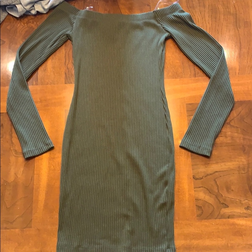 Ribbed off the shoulder green mini dress